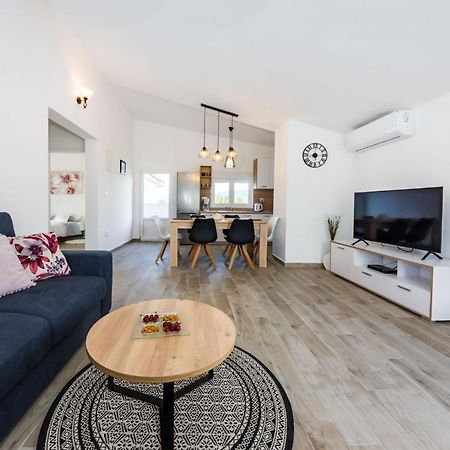 Apartmani Neva, Pridraga Kültér fotó