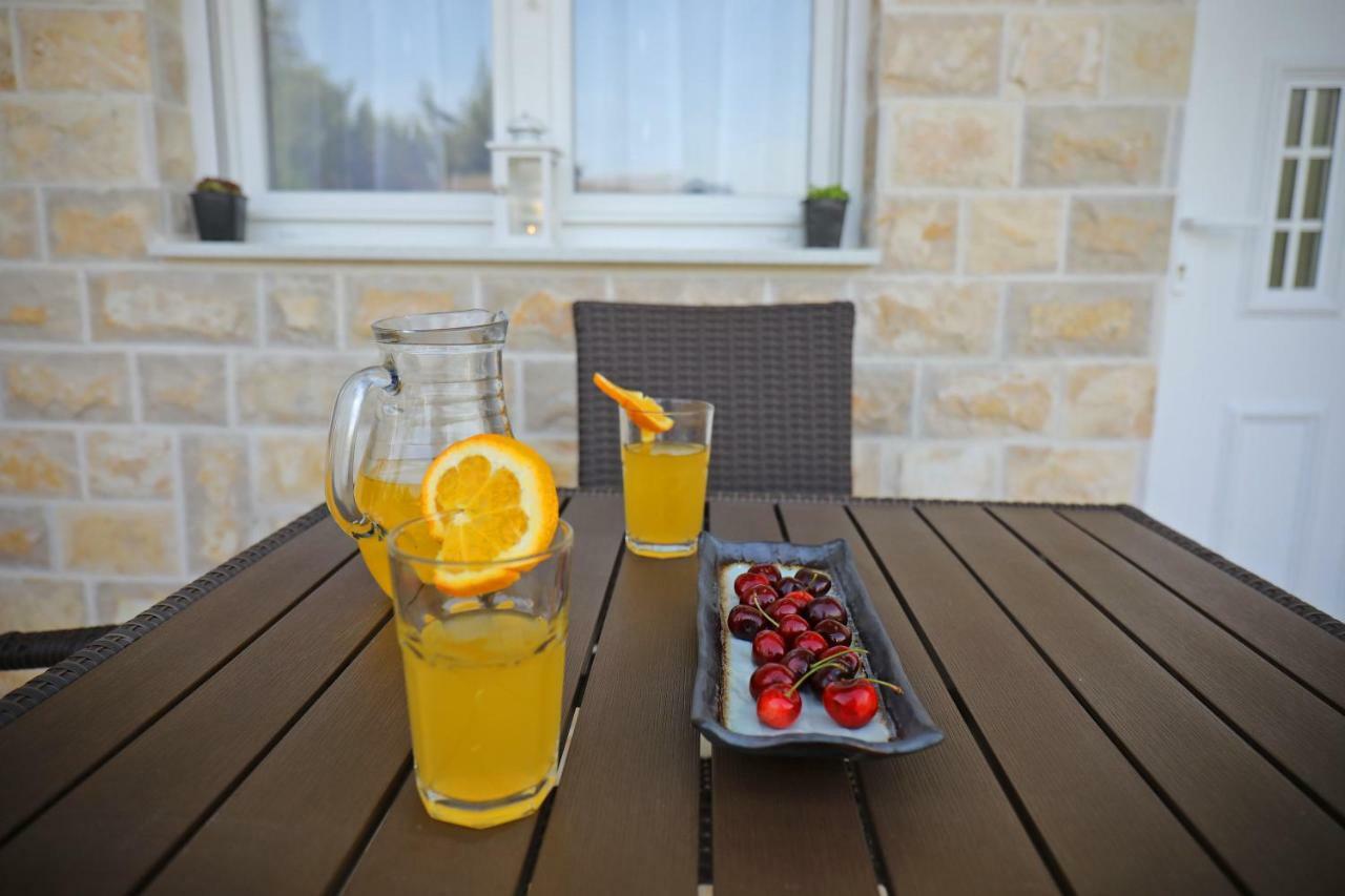 Apartmani Neva, Pridraga Kültér fotó